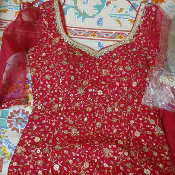 Indian women party wear suit with pants - Picture 1 of 3